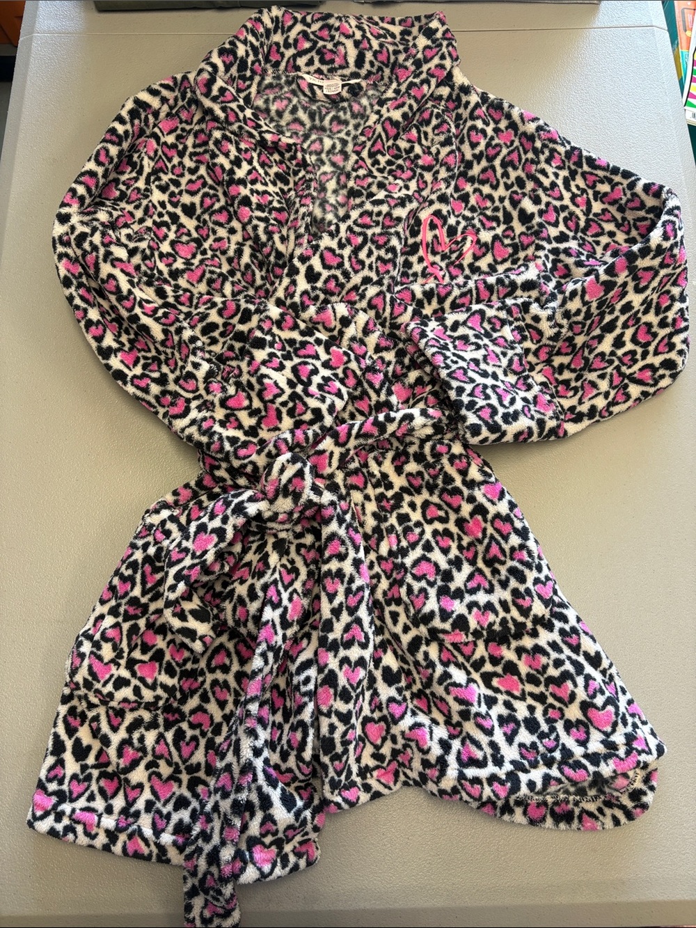 Women’s Leopard Heart Fleece Robe in Pink and White